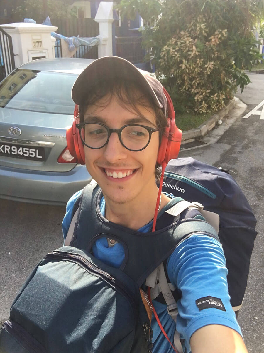 How to travel solo - pack light