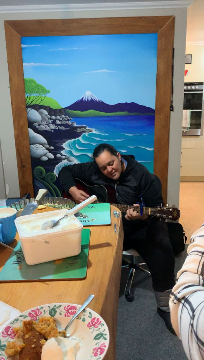 How to travel for free with Workaway - listening to Maori songs