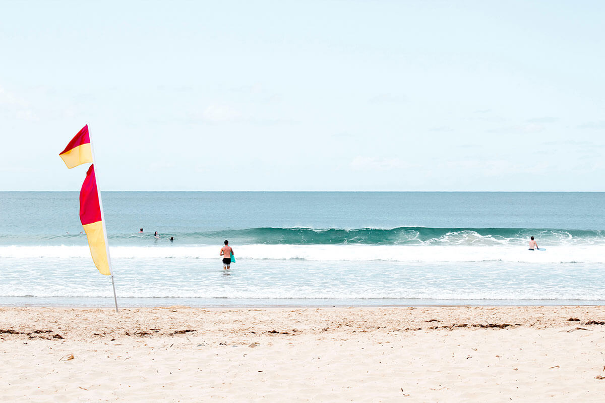 10 Things to know about Australia - Swim between the flags